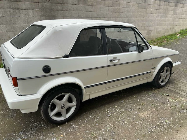 Volkswagen golf cabriolet karmann oldtimer - afbeelding 30 van  30