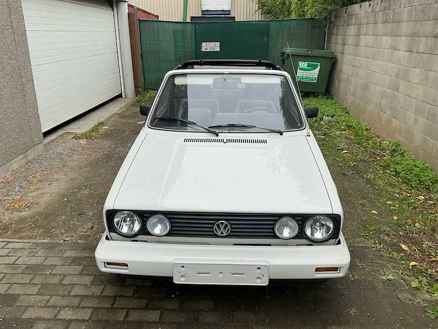 Volkswagen golf cabriolet karmann oldtimer - afbeelding 19 van  30