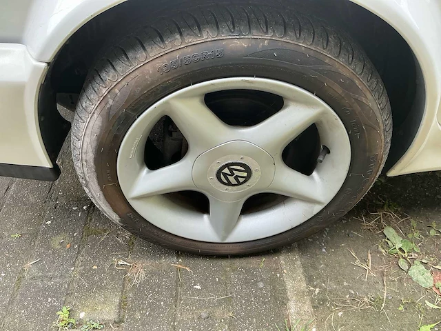 Volkswagen golf cabriolet karmann oldtimer - afbeelding 20 van  30