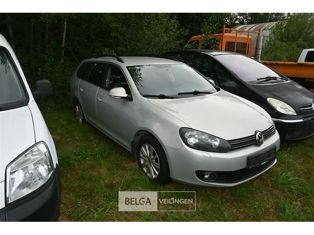 Volkswagen golf, enkel voor vergunninghouders en erkende centra voor verschrotting - afbeelding 1 van  10