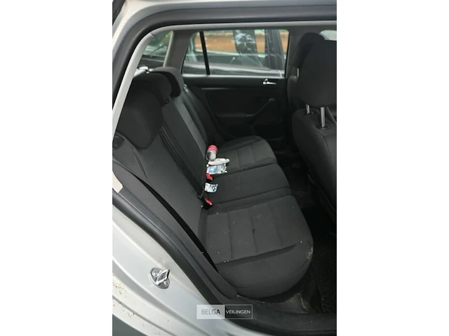Volkswagen golf, enkel voor vergunninghouders en erkende centra voor verschrotting - afbeelding 6 van  10