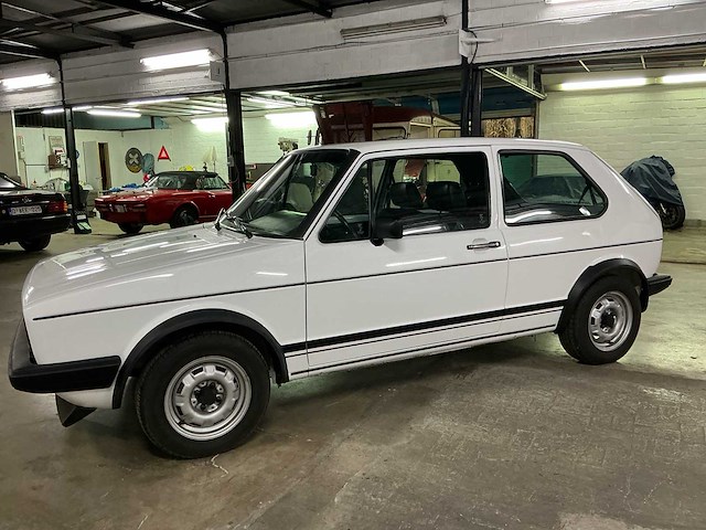 Volkswagen golf gti mark 1 - facelift oldtimer - afbeelding 12 van  30