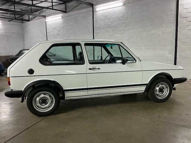 Volkswagen golf gti mark 1 - facelift oldtimer - afbeelding 27 van  30