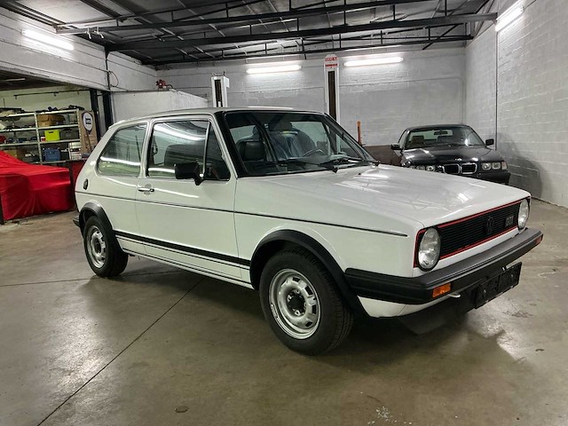 Volkswagen golf gti mark 1 - facelift oldtimer - afbeelding 28 van  30