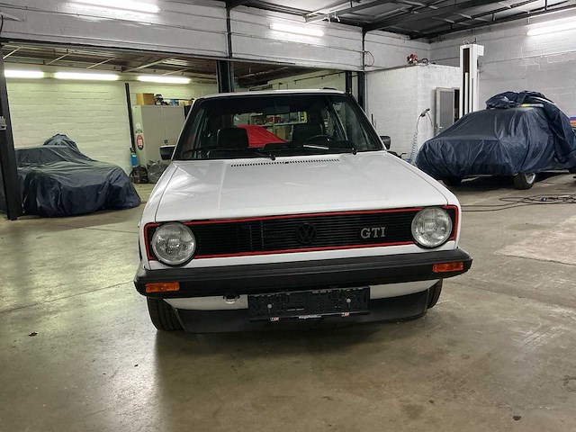 Volkswagen golf gti mark 1 - facelift oldtimer - afbeelding 29 van  30