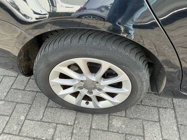 Volkswagen golf personenauto - afbeelding 2 van  23