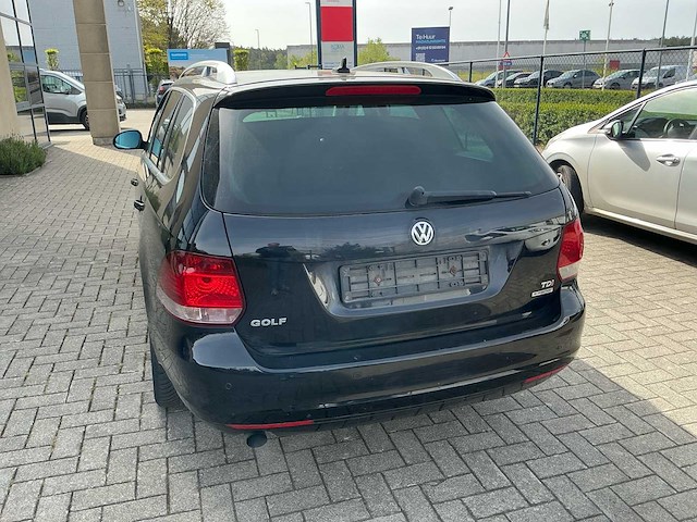 Volkswagen golf personenauto - afbeelding 17 van  23