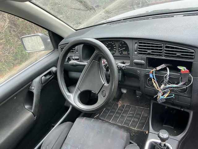 Volkswagen golf personenauto - afbeelding 2 van  10