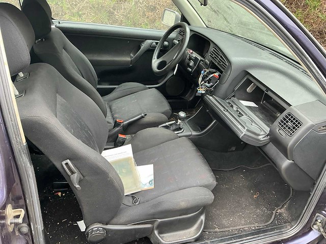 Volkswagen golf personenauto - afbeelding 9 van  10