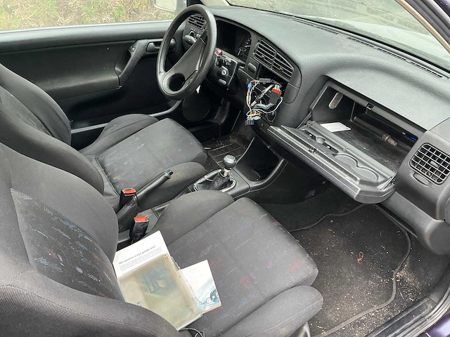 Volkswagen golf personenauto - afbeelding 10 van  10