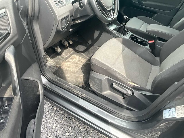 Volkswagen golf personenauto - afbeelding 4 van  20