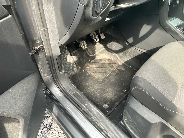 Volkswagen golf personenauto - afbeelding 8 van  20