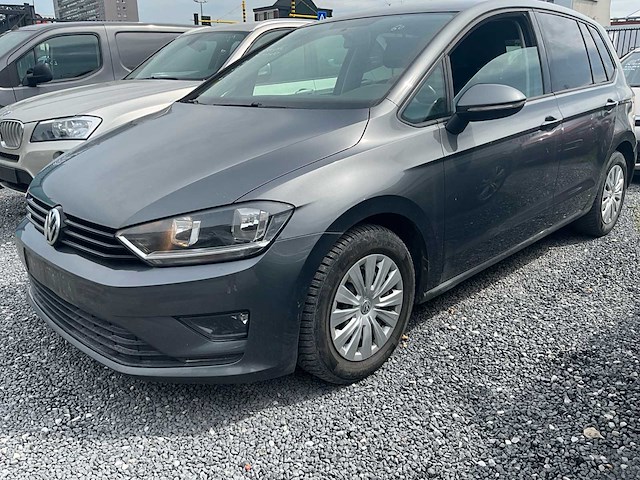 Volkswagen golf personenauto - afbeelding 1 van  20