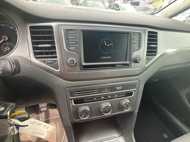 Volkswagen golf personenauto - afbeelding 11 van  20