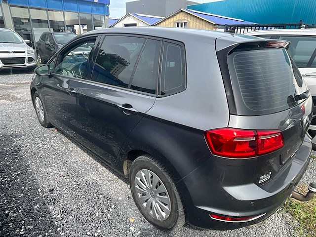 Volkswagen golf personenauto - afbeelding 16 van  20