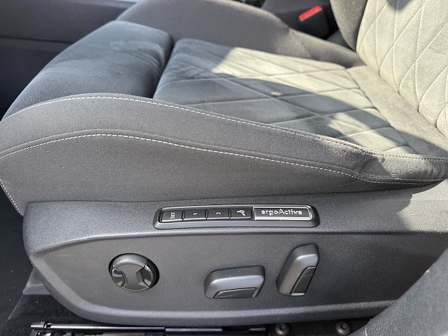 Volkswagen golf viii 1.5 etsi style dsg 149 at, 2020 - afbeelding 3 van  29