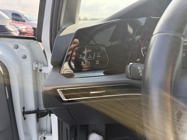 Volkswagen golf viii 1.5 etsi style dsg 149 at, 2020 - afbeelding 14 van  29