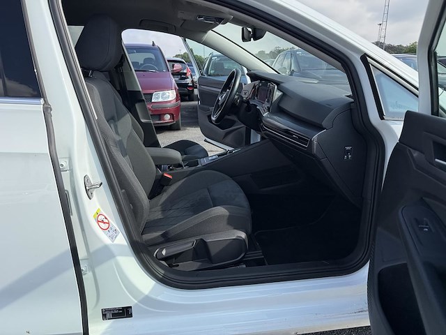 Volkswagen golf viii 1.5 etsi style dsg 149 at, 2020 - afbeelding 18 van  29