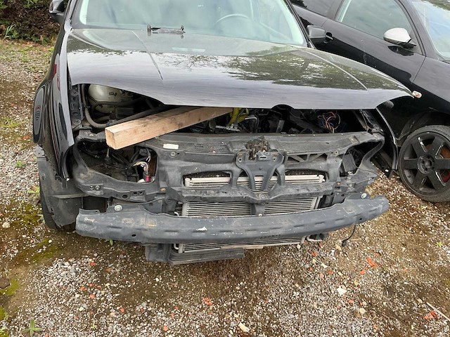 Volkswagen golf voor onderdelen (zonder motor!) - afbeelding 3 van  9