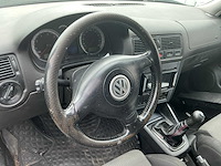 Volkswagen golf voor onderdelen (zonder motor!) - afbeelding 2 van  3