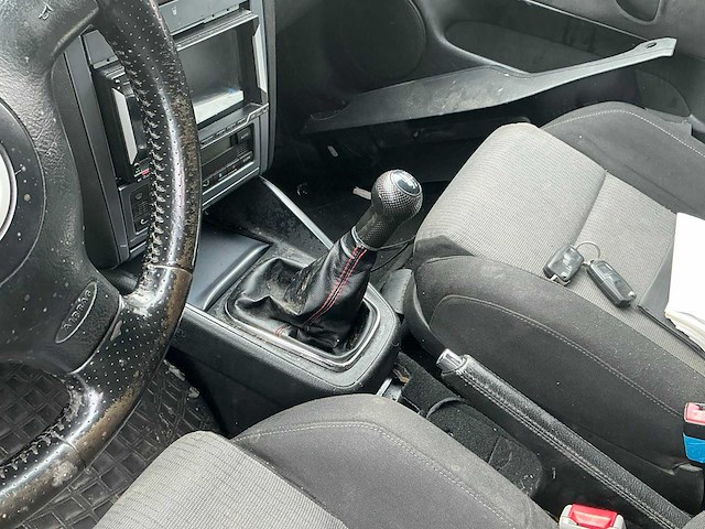 Volkswagen golf voor onderdelen (zonder motor!) - afbeelding 3 van  3