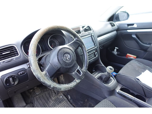 Volkswagen golf - afbeelding 4 van  8