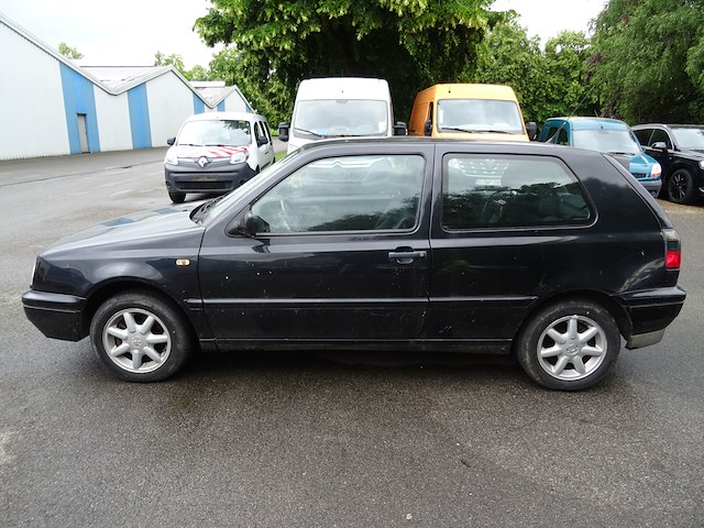Volkswagen golf - afbeelding 1 van  18