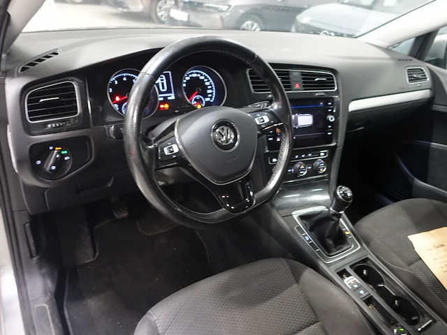 Volkswagen golf - afbeelding 17 van  20