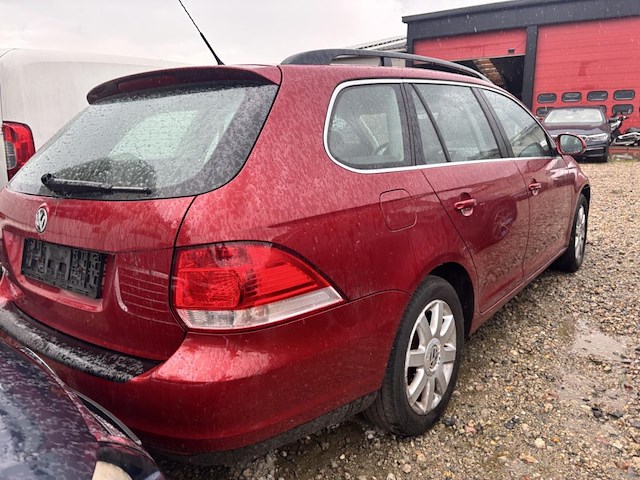 Volkswagen golf - afbeelding 4 van  6