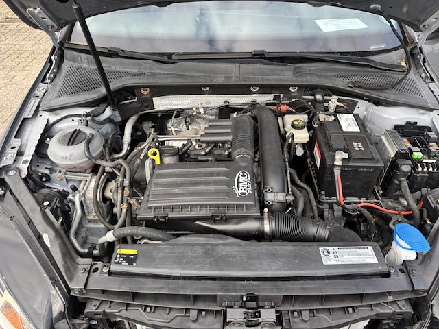 Volkswagen golf - afbeelding 27 van  44