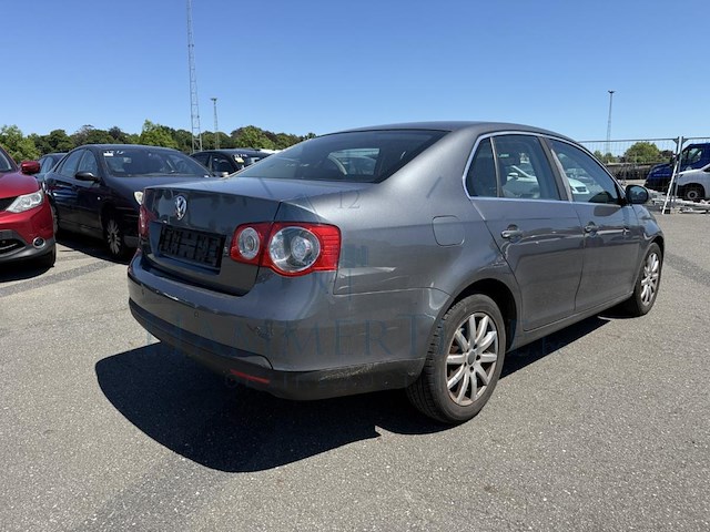 Volkswagen jetta 1.9 tdi b2b-line dsg 105 at, 2008 - afbeelding 32 van  36