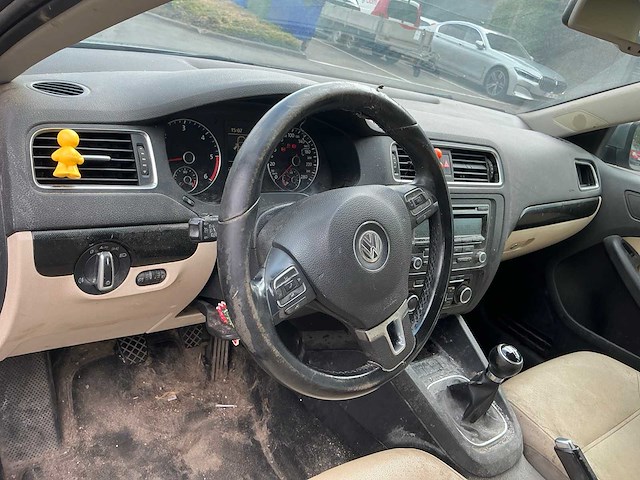 Volkswagen jetta personenauto - afbeelding 11 van  26