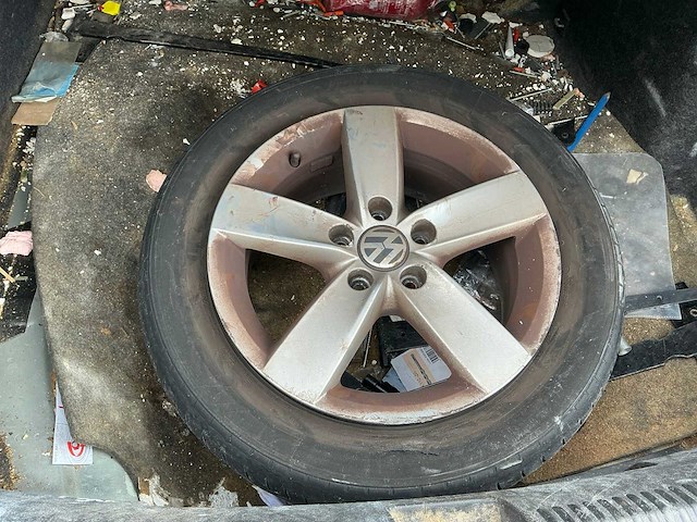Volkswagen jetta personenauto - afbeelding 14 van  26