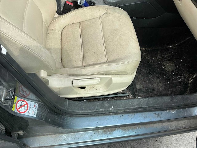 Volkswagen jetta personenauto - afbeelding 15 van  26