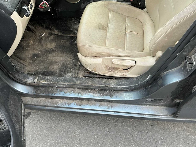 Volkswagen jetta personenauto - afbeelding 9 van  27
