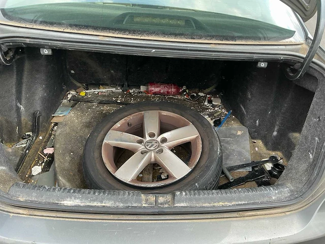 Volkswagen jetta personenauto - afbeelding 13 van  27