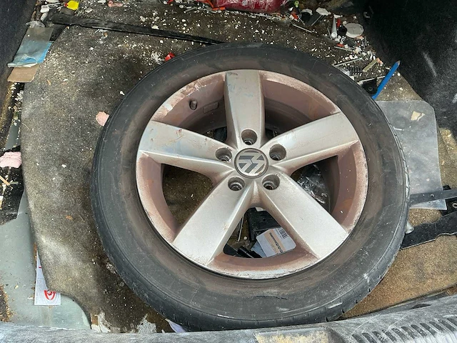 Volkswagen jetta personenauto - afbeelding 14 van  27