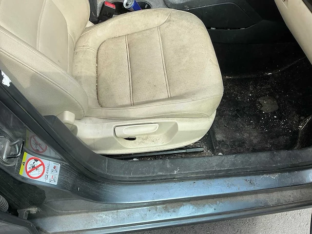 Volkswagen jetta personenauto - afbeelding 15 van  27