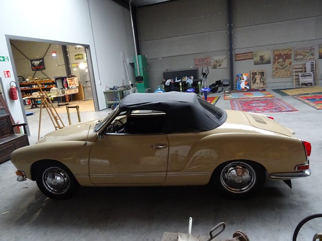 Volkswagen karmann ghia cabrio - afbeelding 13 van  19