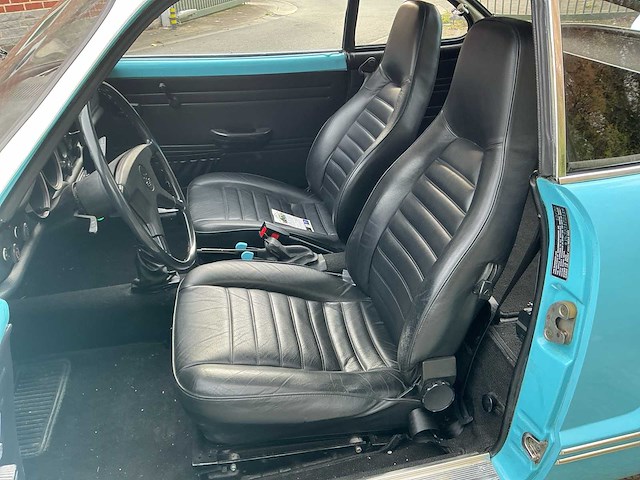 Volkswagen karmann oldtimer - afbeelding 5 van  14