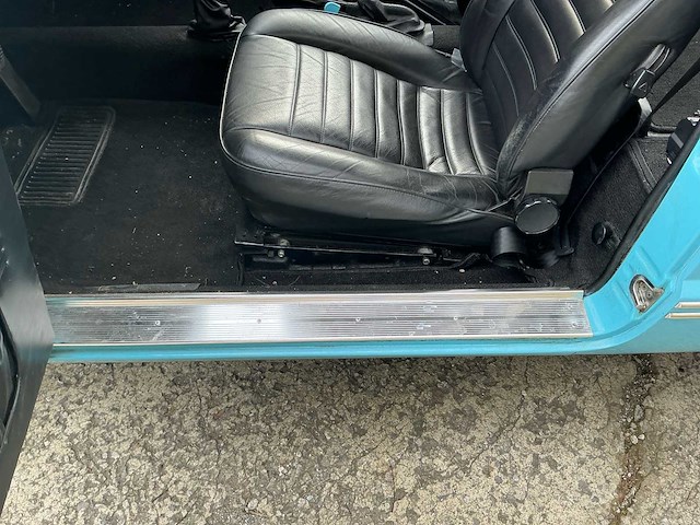 Volkswagen karmann oldtimer - afbeelding 4 van  22