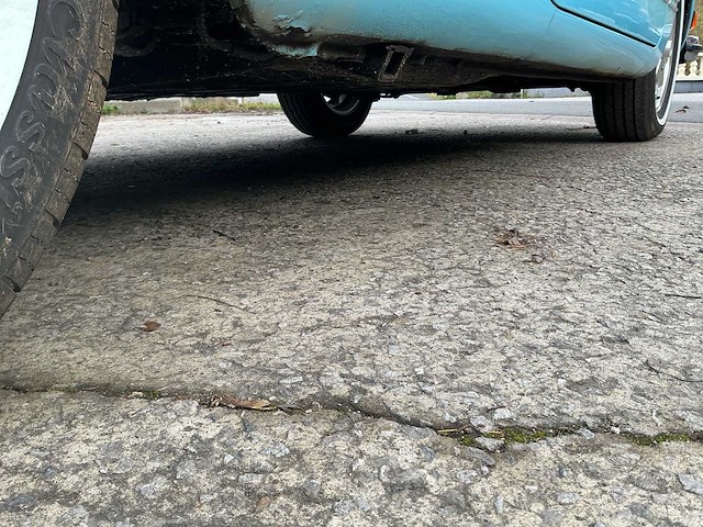 Volkswagen karmann oldtimer - afbeelding 16 van  22