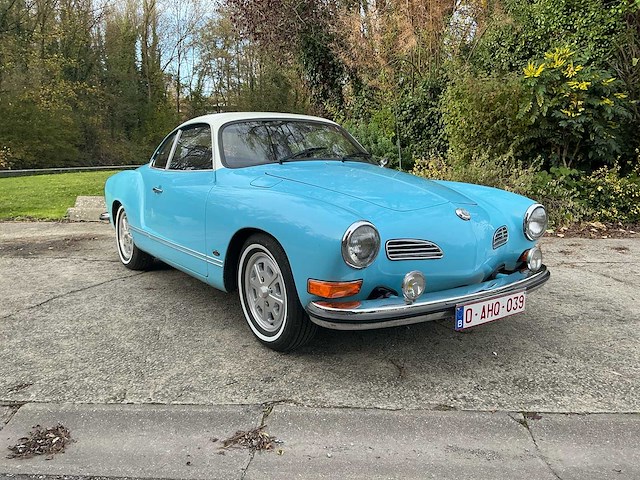 Volkswagen karmann oldtimer - afbeelding 20 van  22