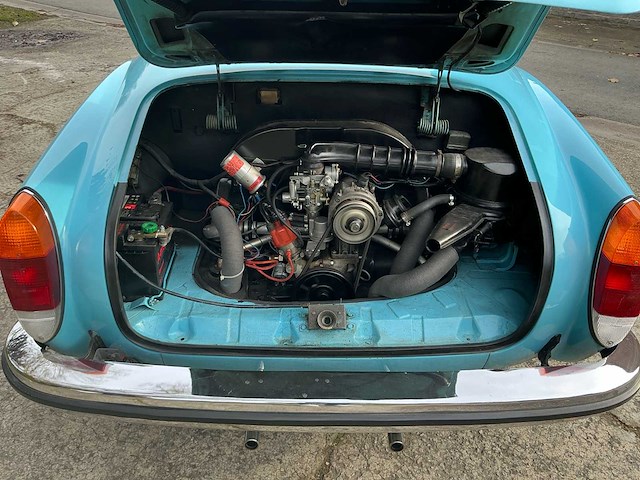 Volkswagen karmann oldtimer - afbeelding 11 van  28