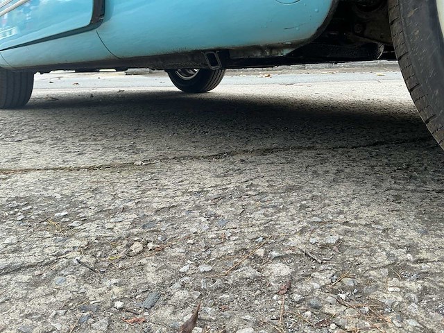 Volkswagen karmann oldtimer - afbeelding 19 van  28