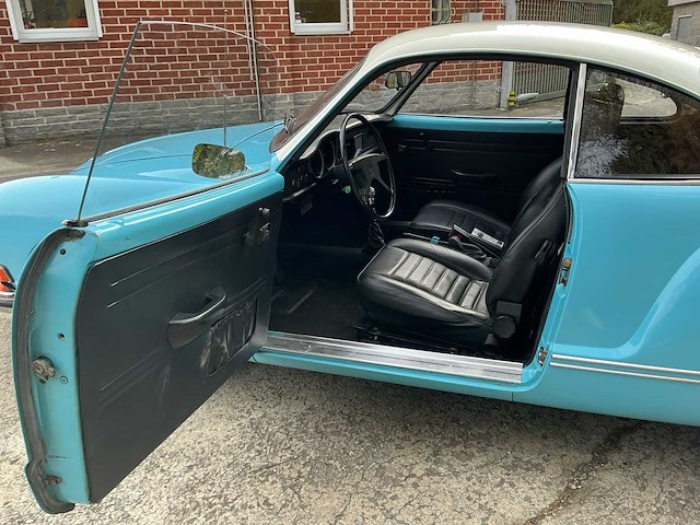 Volkswagen karmann oldtimer - afbeelding 3 van  16