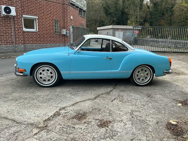 Volkswagen karmann oldtimer - afbeelding 7 van  16