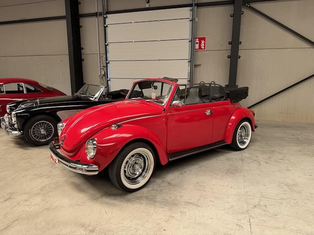 Volkswagen kever 1302 cabiro - afbeelding 1 van  24