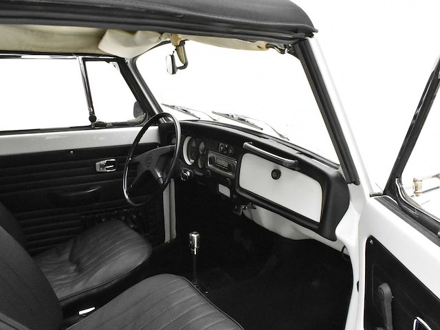Volkswagen kever cabrio 1302s - afbeelding 18 van  57