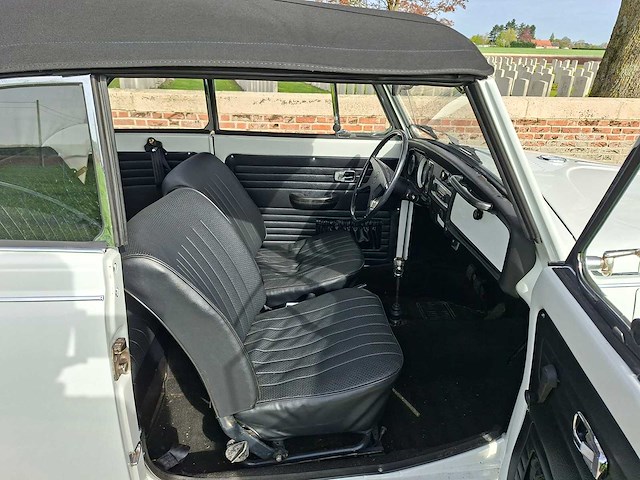 Volkswagen kever cabrio 1302s - afbeelding 17 van  38
